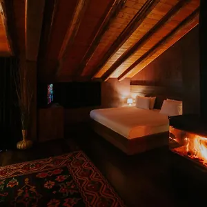 4* Hotel Dim's & Restaurant
